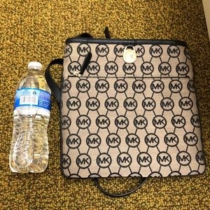 Michael Kors!!! Cross Body Purse!!!
